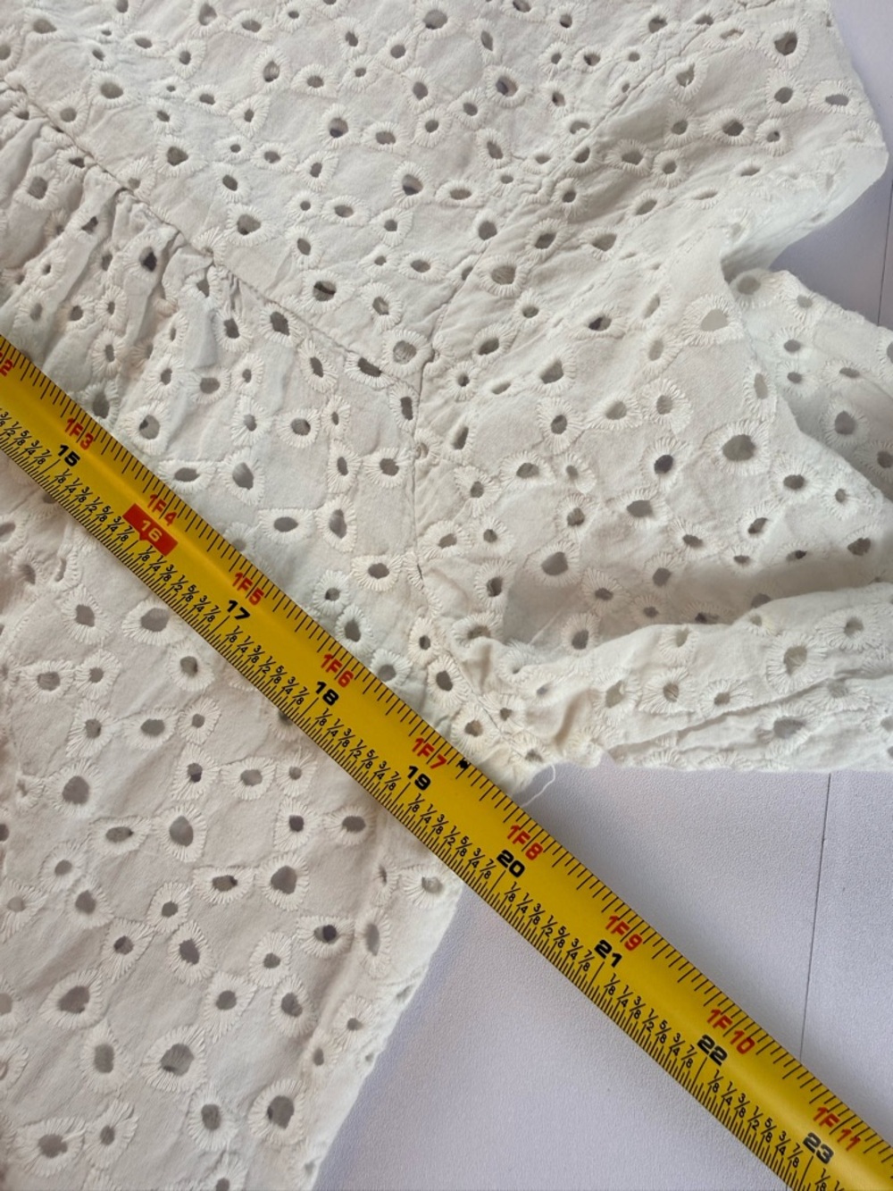 Velvet by Graham & Spencer White Eyelet Blouse Boho Ruffle Neck cottagecore - Picture 7 of 10